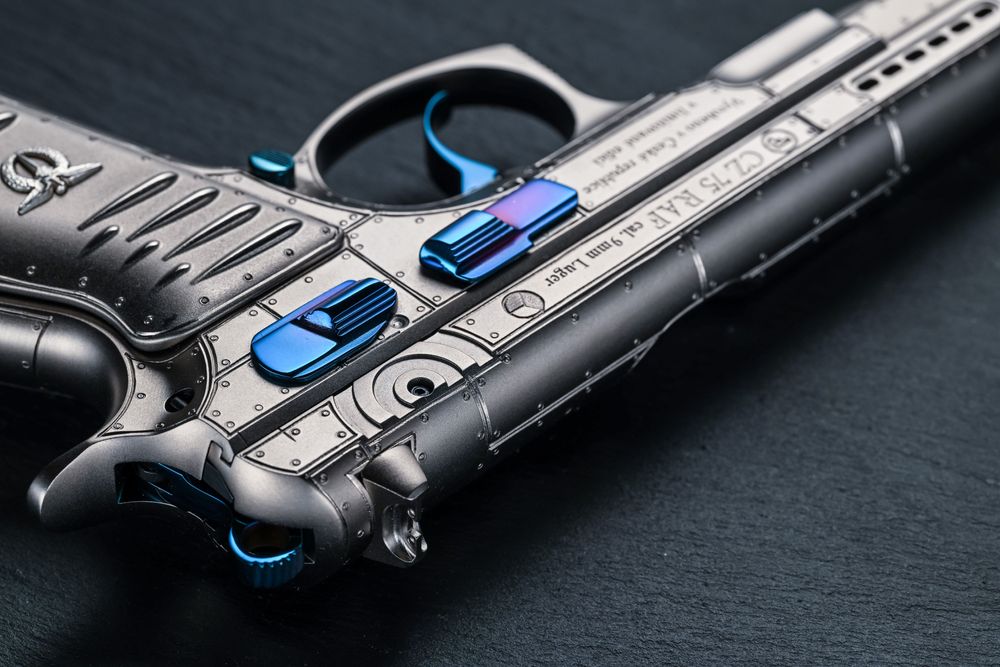 La subasta de la CZ 75 RAF