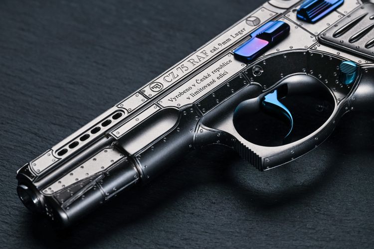 Subasta de la edición limitada única de la CZ 75 RAF: los interesados pueden pujar hasta el 22 de agosto